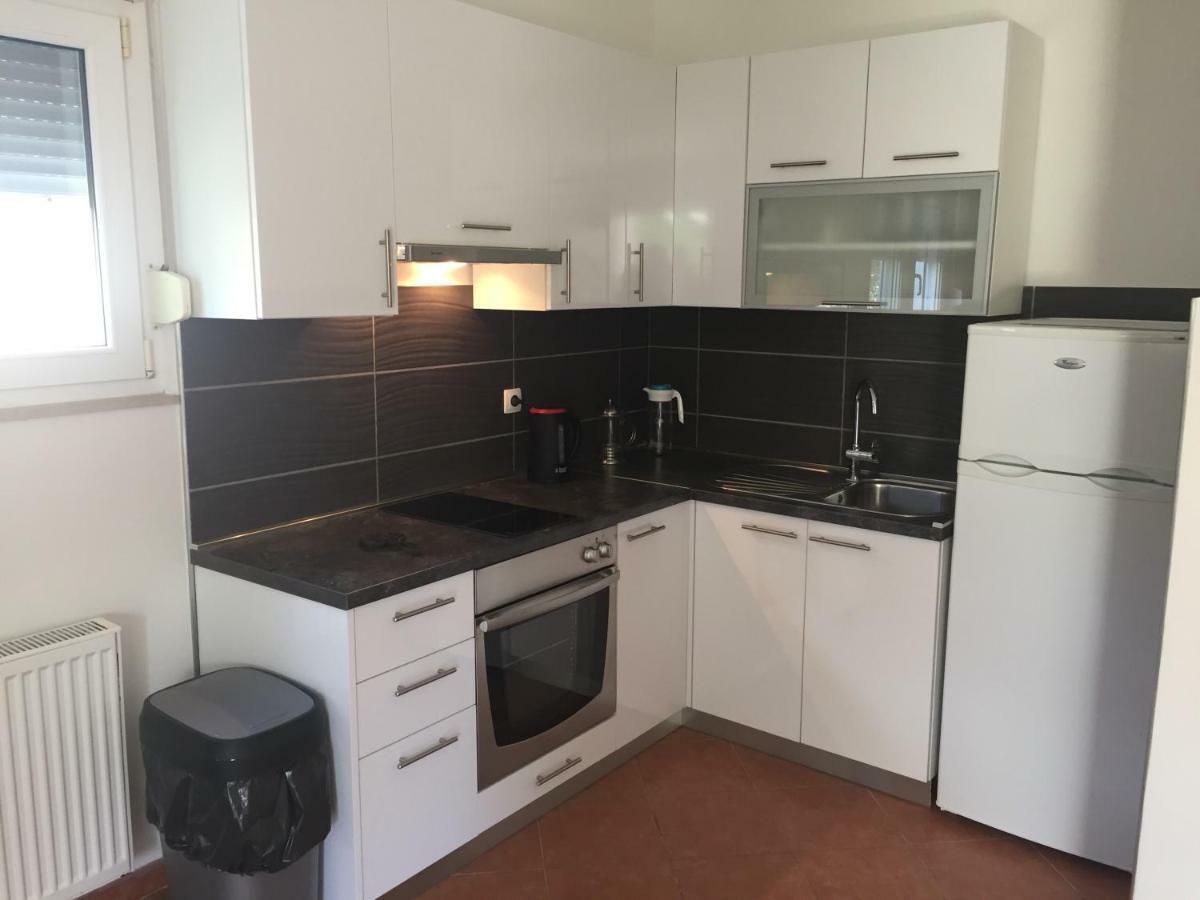 Ana'S Apartments Петрчане Екстер'єр фото